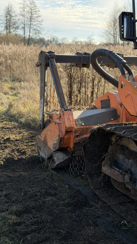 Mulczer leśny, usługi mulczowania, mulczowanie pod inwestycje